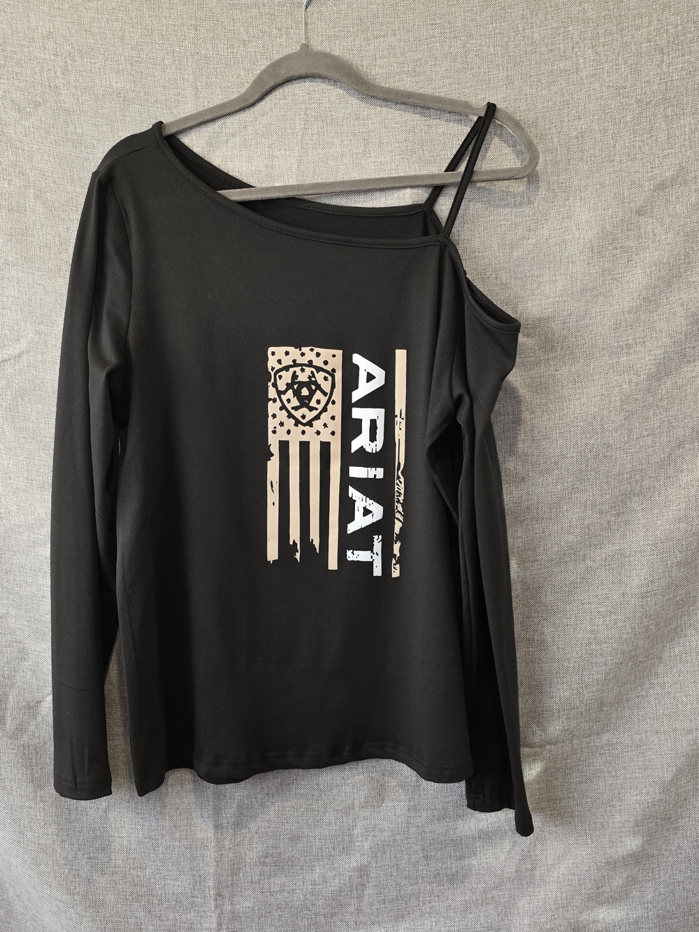 Ariat Black One-Shoulder Graphic Long Sleeve Top